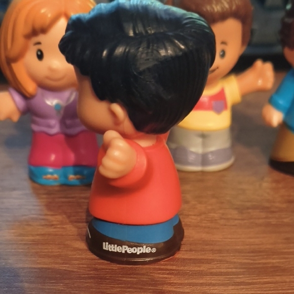 4 Set Fisher Price Little People
Little People Suprise & Sounds Home Collection - Picture 3 of 10